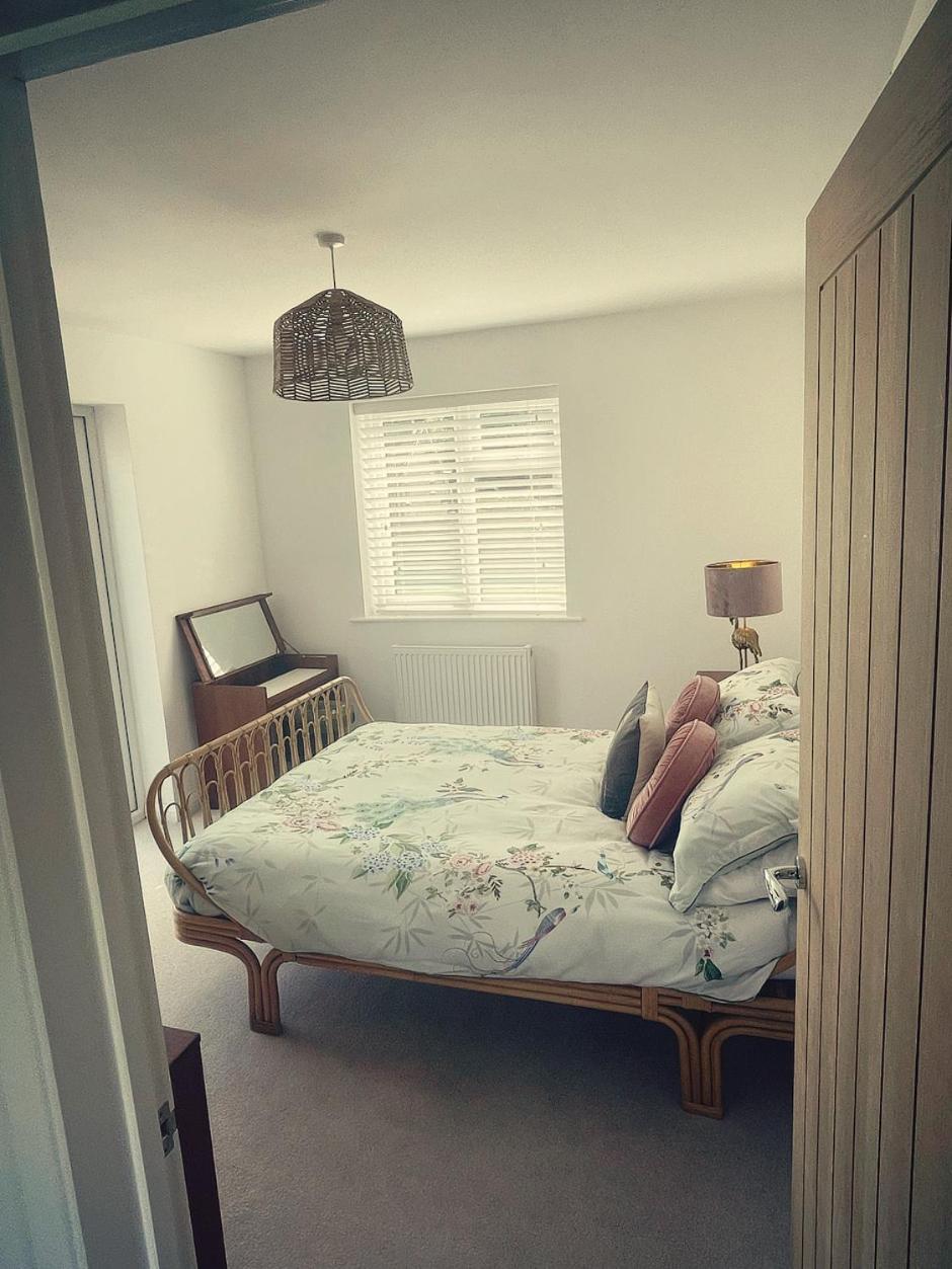Living Like A Local At Dotties Apartment *